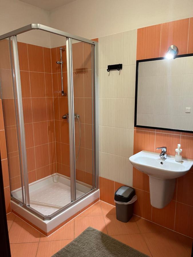 Apartman Viktoria 5 Ruzomberok Esterno foto